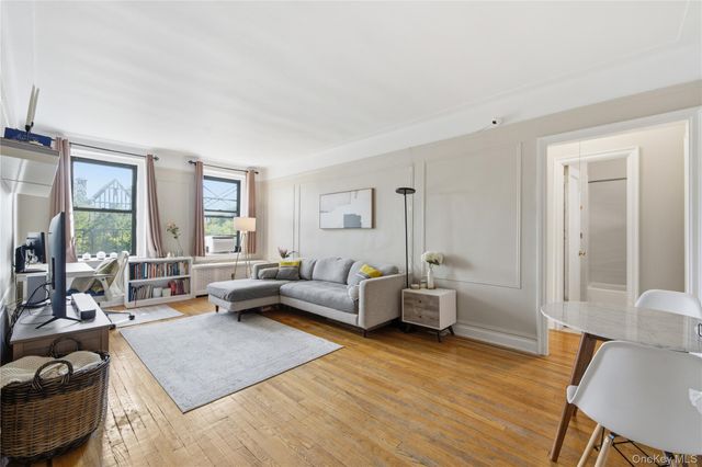 7234 Austin Street F6, Forest Hills, NY 11375