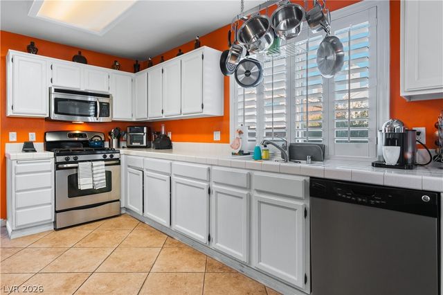 1812 Cedar Bluffs Way, Las Vegas, NV 89128