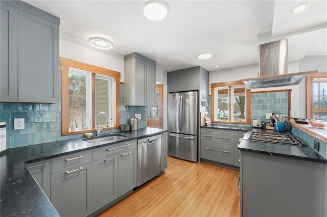 65 Columbia Heights Oval Circle, Charlestown, RI 02813