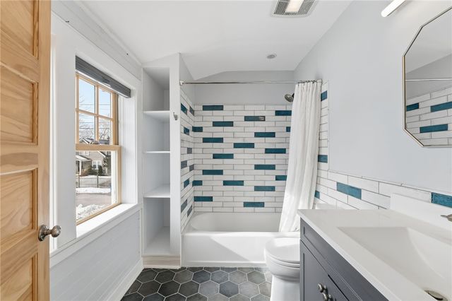 65 Columbia Heights Oval Circle, Charlestown, RI 02813