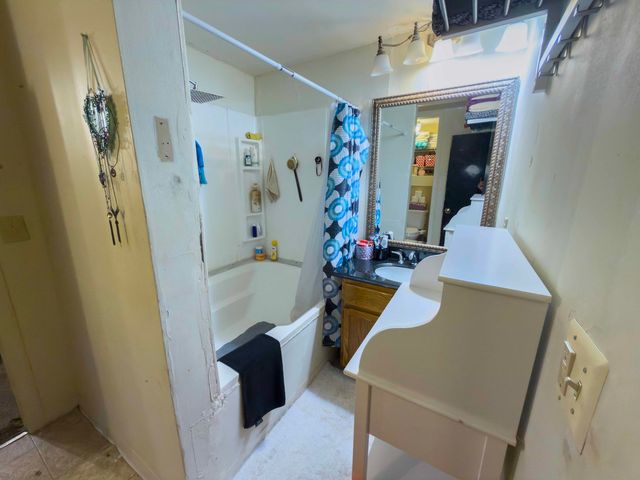 2912 18th Place, North Chicago, IL 60064