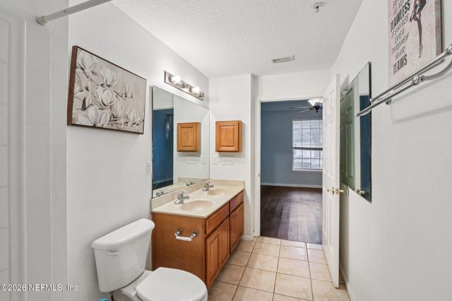 785 OAKLEAF PLANTATION Parkway 111, Orange Park, FL 32065