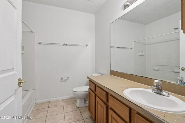 785 OAKLEAF PLANTATION Parkway 111, Orange Park, FL 32065