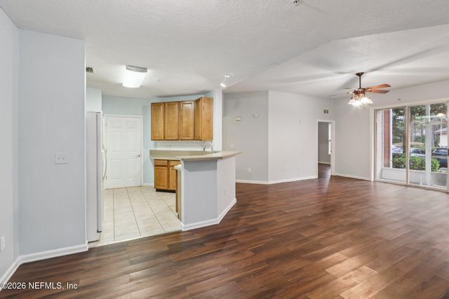 785 OAKLEAF PLANTATION Parkway 111, Orange Park, FL 32065