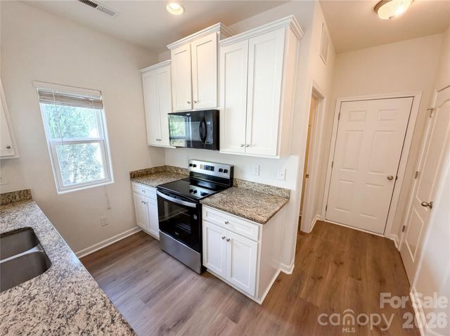 8321 Candlenut Lane, Charlotte, NC 28215