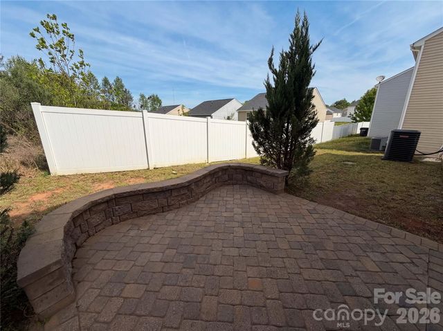 8321 Candlenut Lane, Charlotte, NC 28215