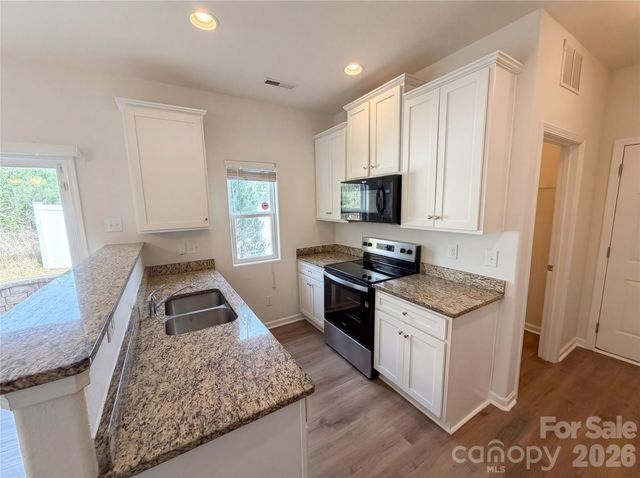 8321 Candlenut Lane, Charlotte, NC 28215