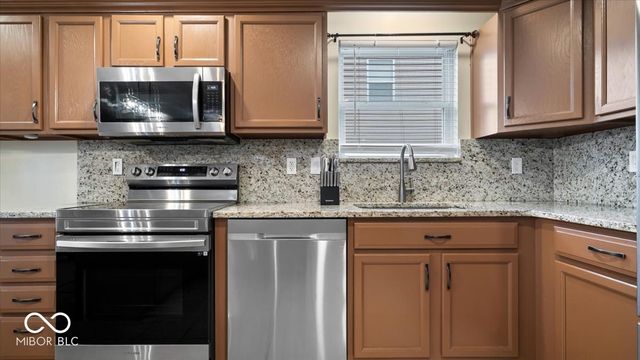 12959 Quarterback Lane, Fishers, IN 46037