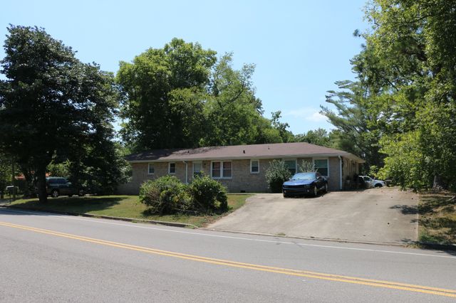 2292 Old Ashland City Rd, Clarksville, TN 37043
