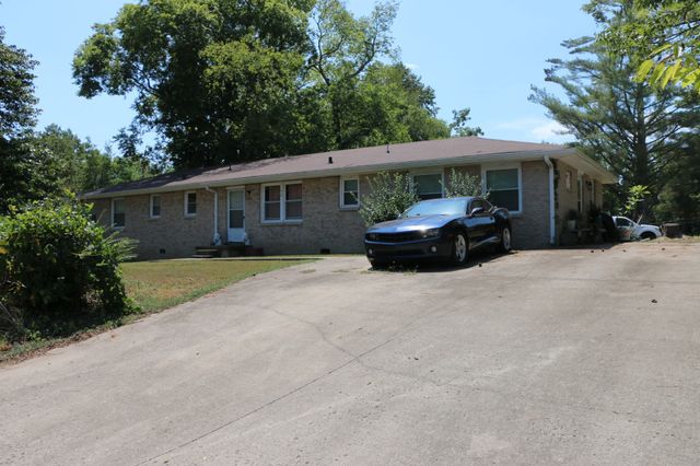 2292 Old Ashland City Rd, Clarksville, TN 37043