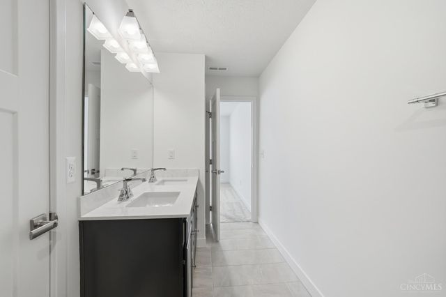 7909 Pinnacle Point Drive, West Chester, OH 45069