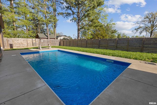 1303 N Otis Street, Marion, IL 62959
