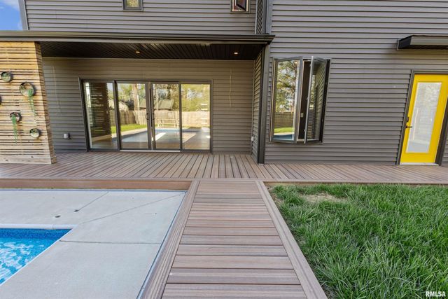 1303 N Otis Street, Marion, IL 62959