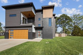 1303 N Otis Street, Marion, IL 62959