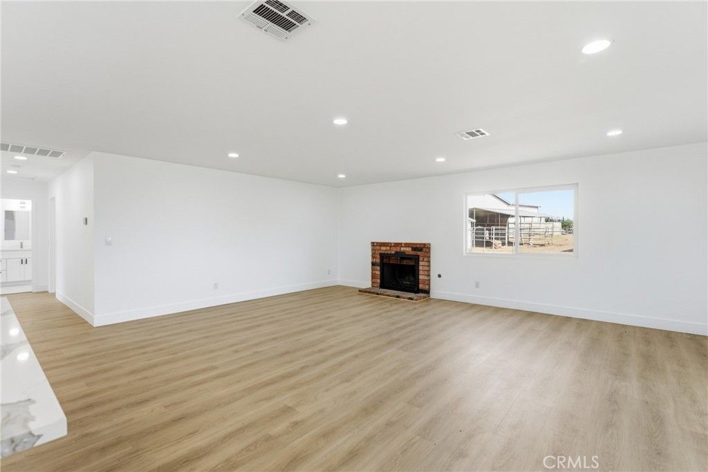 Image 11 of property listing at 5338 Concha, Jurupa Valley, CA 91752