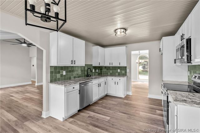 2305 Elk Pointe Boulevard, Jeffersonville, IN 47130
