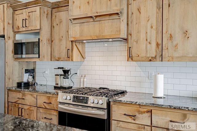 1575 Sandpiper Way, Idaho Falls, ID 83404