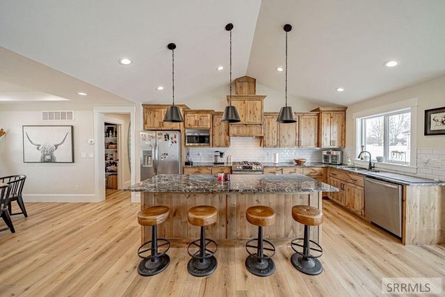 1575 Sandpiper Way, Idaho Falls, ID 83404