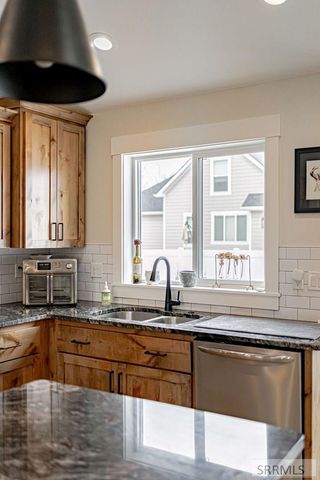 1575 Sandpiper Way, Idaho Falls, ID 83404