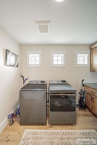 1575 Sandpiper Way, Idaho Falls, ID 83404