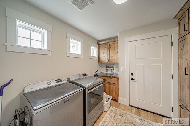 1575 Sandpiper Way, Idaho Falls, ID 83404