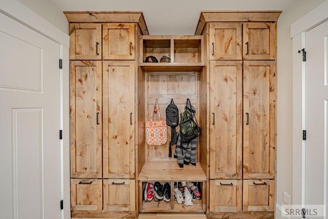 1575 Sandpiper Way, Idaho Falls, ID 83404