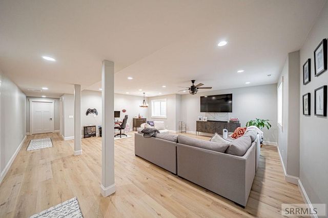 1575 Sandpiper Way, Idaho Falls, ID 83404