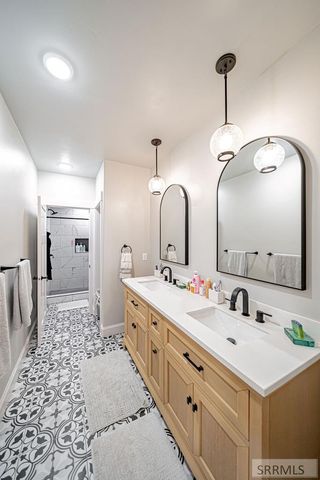 1575 Sandpiper Way, Idaho Falls, ID 83404