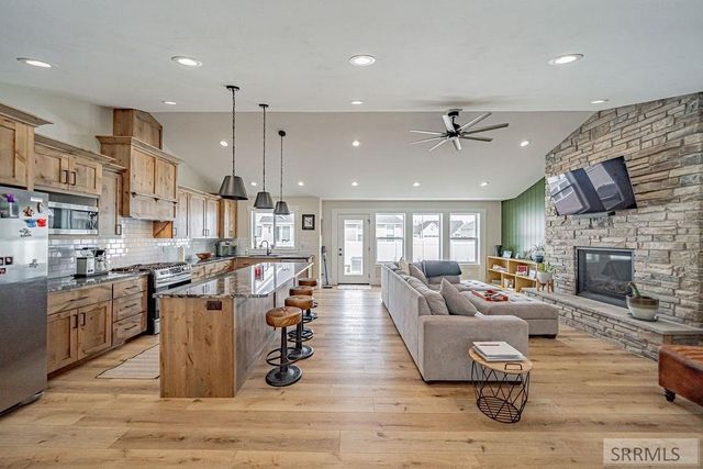 1575 Sandpiper Way, Idaho Falls, ID 83404