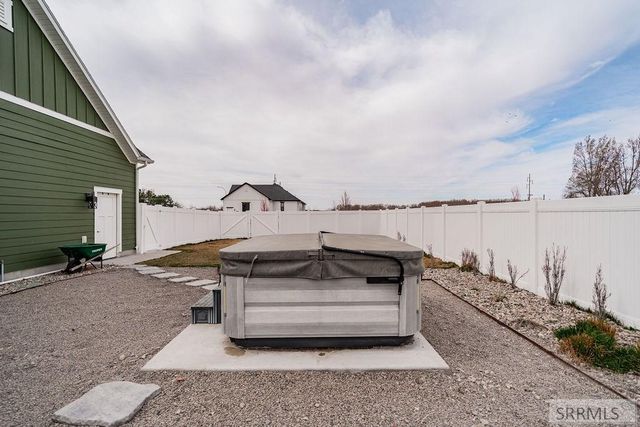 1575 Sandpiper Way, Idaho Falls, ID 83404