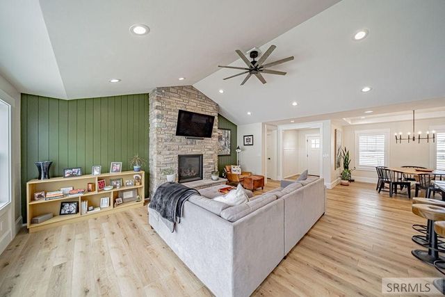 1575 Sandpiper Way, Idaho Falls, ID 83404