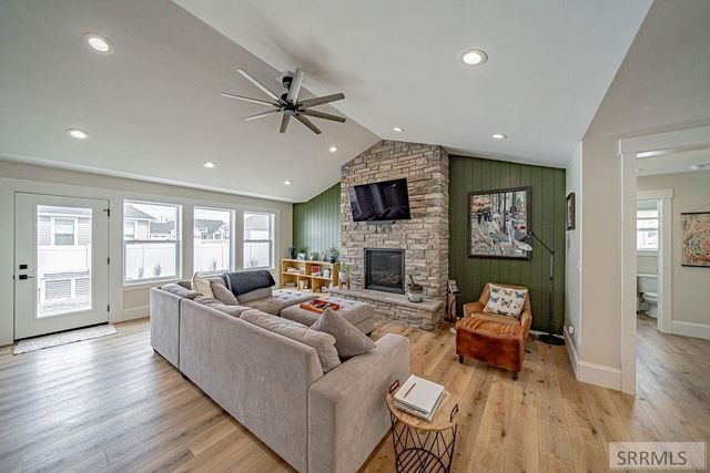 1575 Sandpiper Way, Idaho Falls, ID 83404