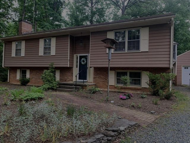141 MECHUNK CREEK DR, Troy, VA 22974