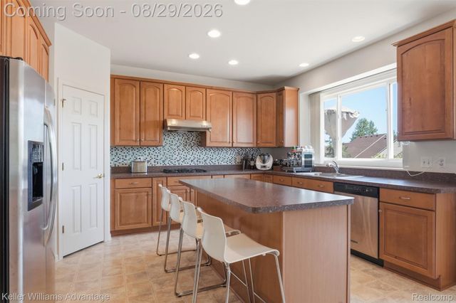 17012 Algonquin Drive, Northville Township, MI 48168
