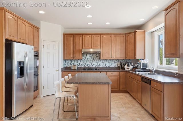 17012 Algonquin Drive, Northville Township, MI 48168