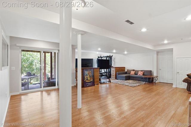 17012 Algonquin Drive, Northville Township, MI 48168