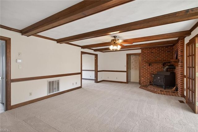 3504 Gloria CT, Chesapeake, VA 23321