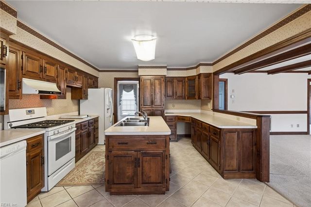 3504 Gloria CT, Chesapeake, VA 23321