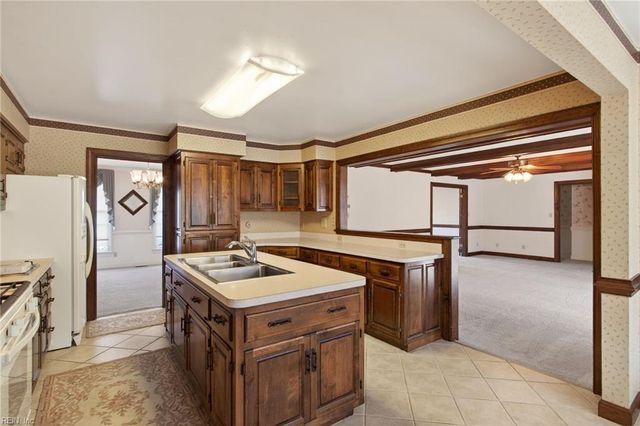 3504 Gloria CT, Chesapeake, VA 23321