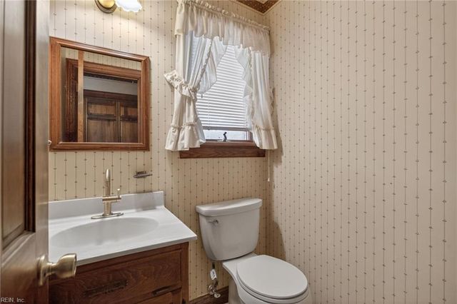 3504 Gloria CT, Chesapeake, VA 23321