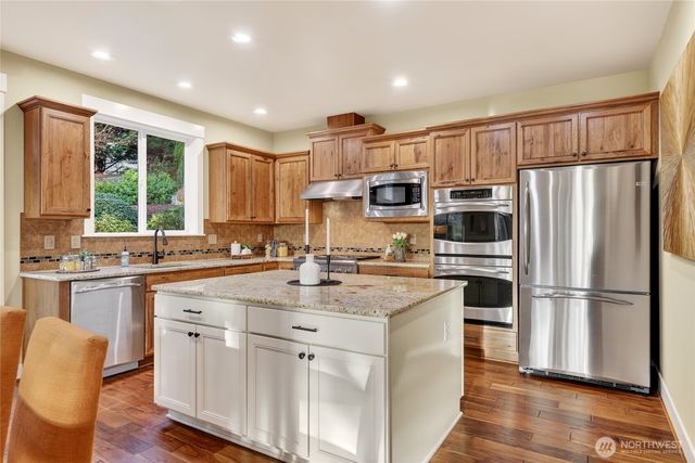 16430 SE 61st Place, Bellevue, WA 98006