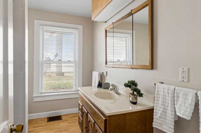 604 Magnolia Avenue, Johnson City, TN 37604