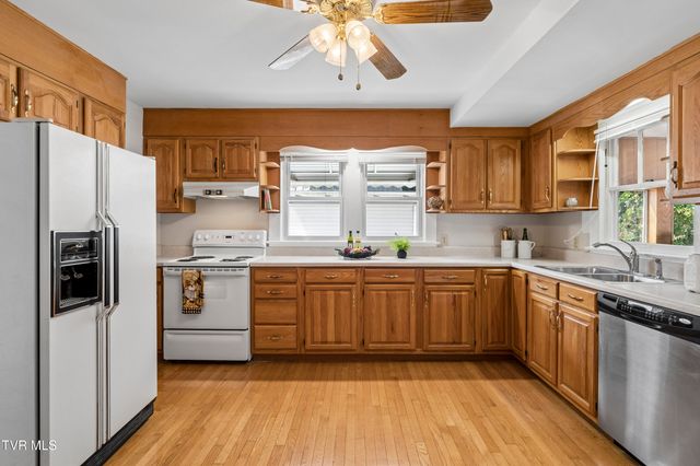 604 Magnolia Avenue, Johnson City, TN 37604