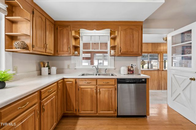 604 Magnolia Avenue, Johnson City, TN 37604