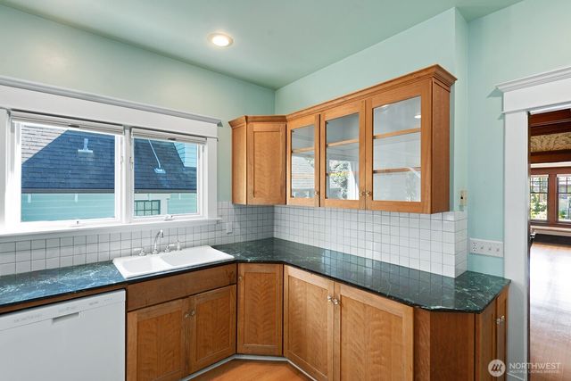 6314 19th Avenue NE, Seattle, WA 98115