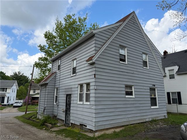 1187 Mercer Avenue, Akron, OH 44307