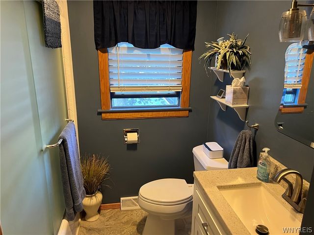 39 Briarwood Drive, Lockport City, NY 14094