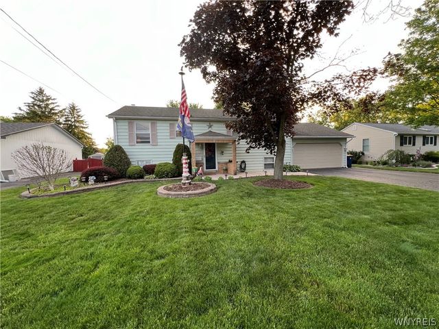 39 Briarwood Drive, Lockport City, NY 14094