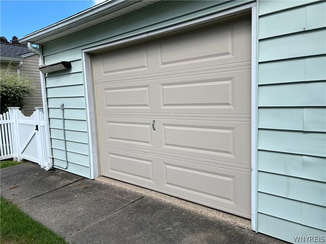 39 Briarwood Drive, Lockport City, NY 14094