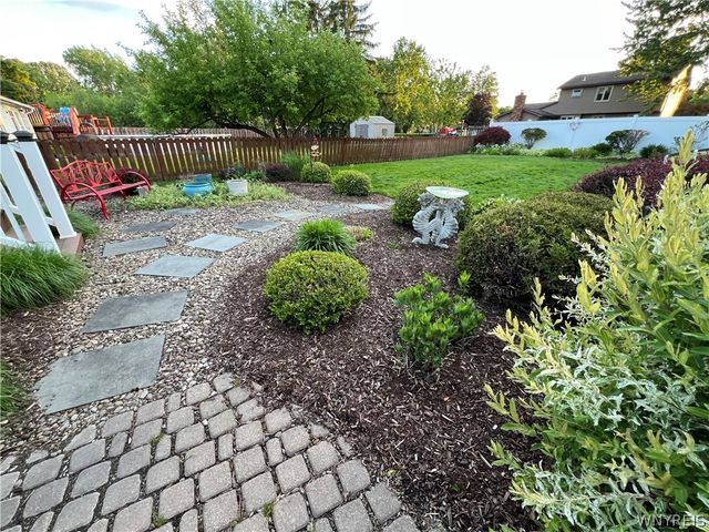 39 Briarwood Drive, Lockport City, NY 14094